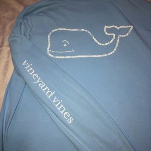 baby blue vineyard vines shirt